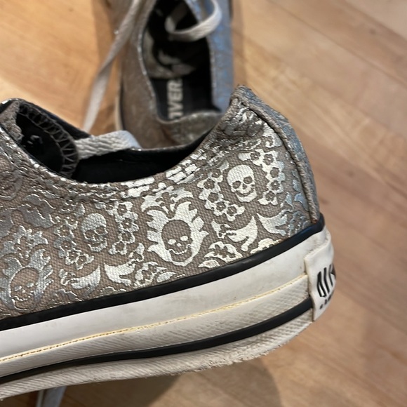 Rare Converse All Star Silver Skull Women’s Size 7 - Picture 15 of 15